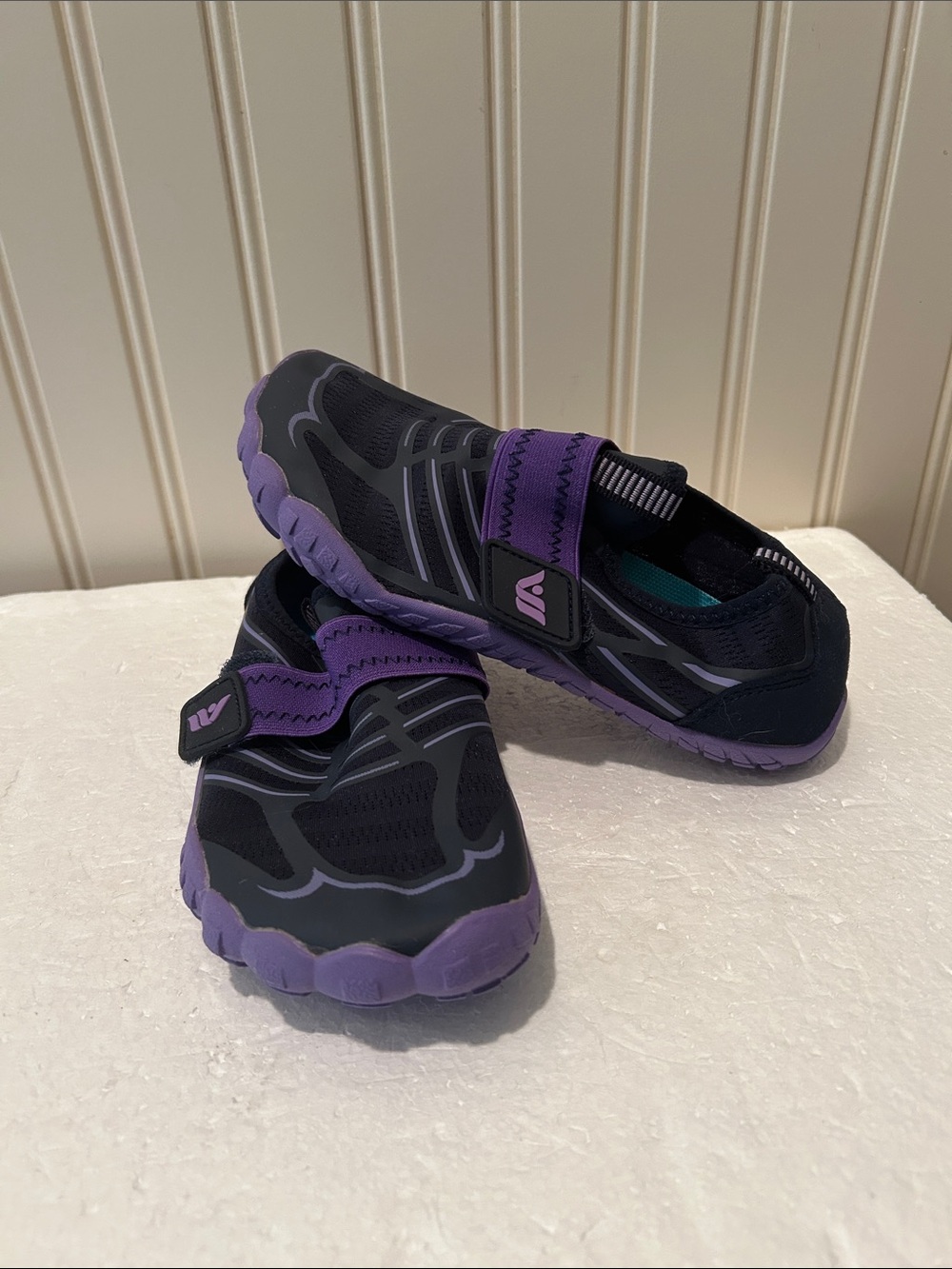 Merence Kids SlipOn Water Athletic Shoes Comfort Strap size 2 (33)Black Purple